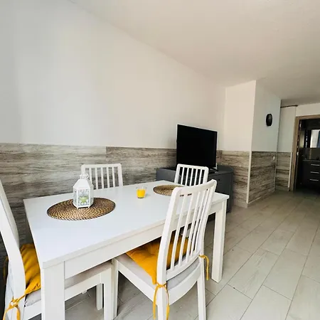 Apartment Moderno Puerta Del Sol Piscina, Wi-fi E Terrazza A *